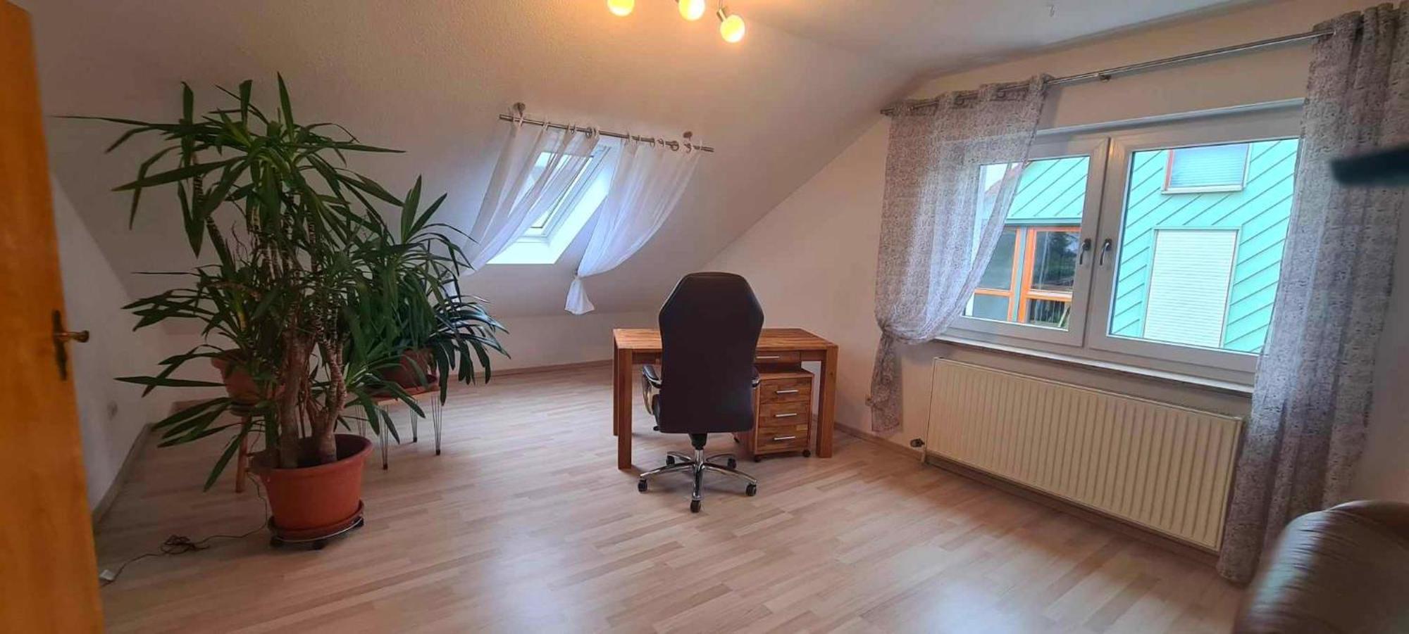 Gemuetliche 120 Qm Ferienwohnung Mit Balkon Adelsdorf エクステリア 写真
